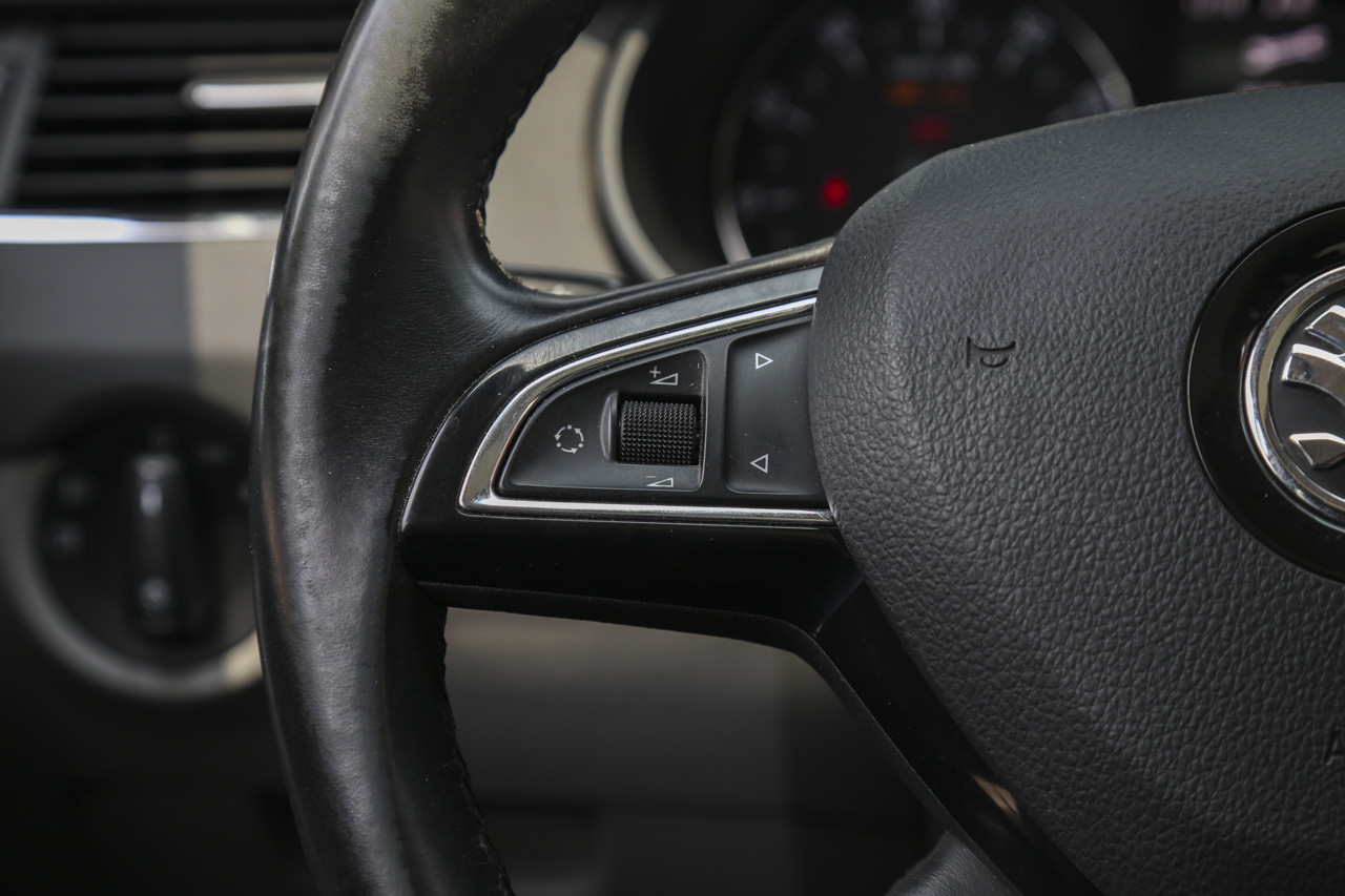 2016款明锐 1.6L手动智行版 流光金