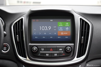 2017款宝骏560律动版1.5T手动乐享型