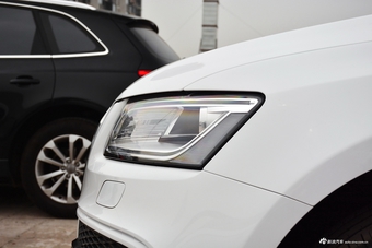 2017款奥迪Q5 Plus 2.0T自动40TFSI进取型