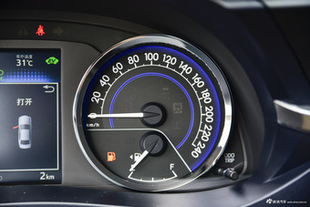 2016款雷凌双擎1.8L自动精英天窗版