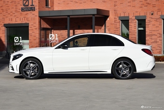 2019款奔驰C级C 260 2.0T自动运动版4MATIC
