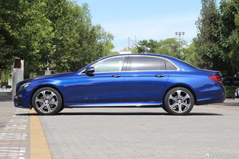 2016款奔驰E级2.0T自动E300L运动豪华型