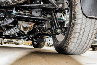 2016款萨瓦纳2.0T自动四驱汽油尊享版5座