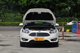 2017款福克斯三厢1.6L自动风尚型智行版