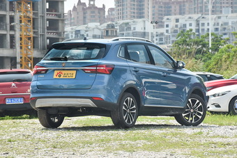 2018款荣威RX3 1.6L手动旗舰版