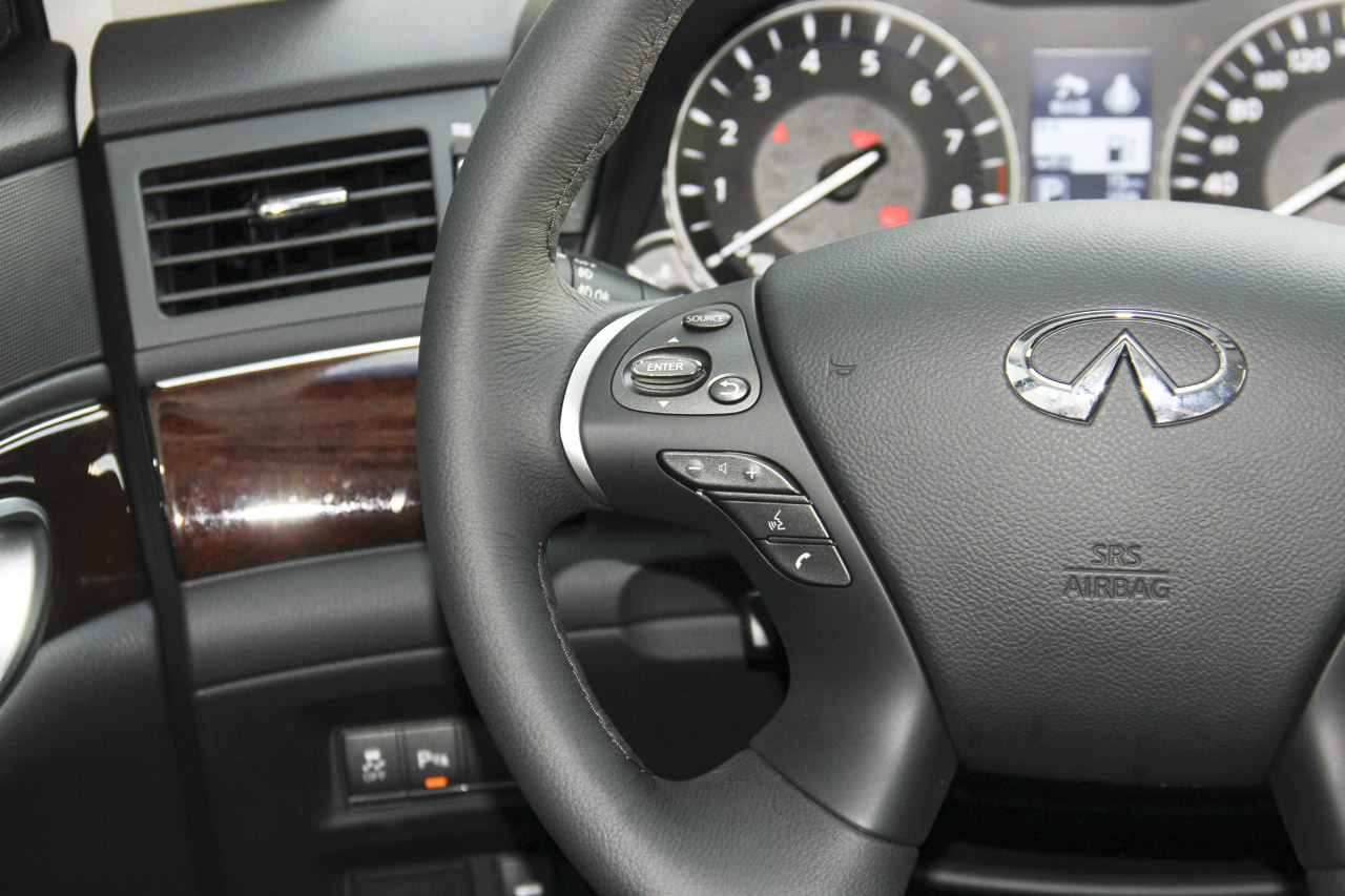 2015款英菲尼迪Q70L 2.5L悦享版