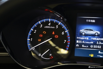 2018款启辰D60 1.6L手动智联精英版