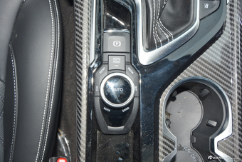 2017上汽大通D90 2.0T自动四驱北极星