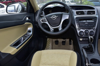 2015款海马福美来1.6L手动品尚型