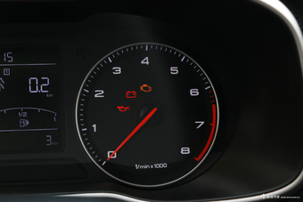 2017款名爵ZS 1.5L手动精英版 