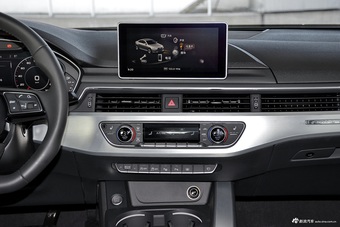 2017款奥迪A4L 2.0T自动45TFSI quattro运动型