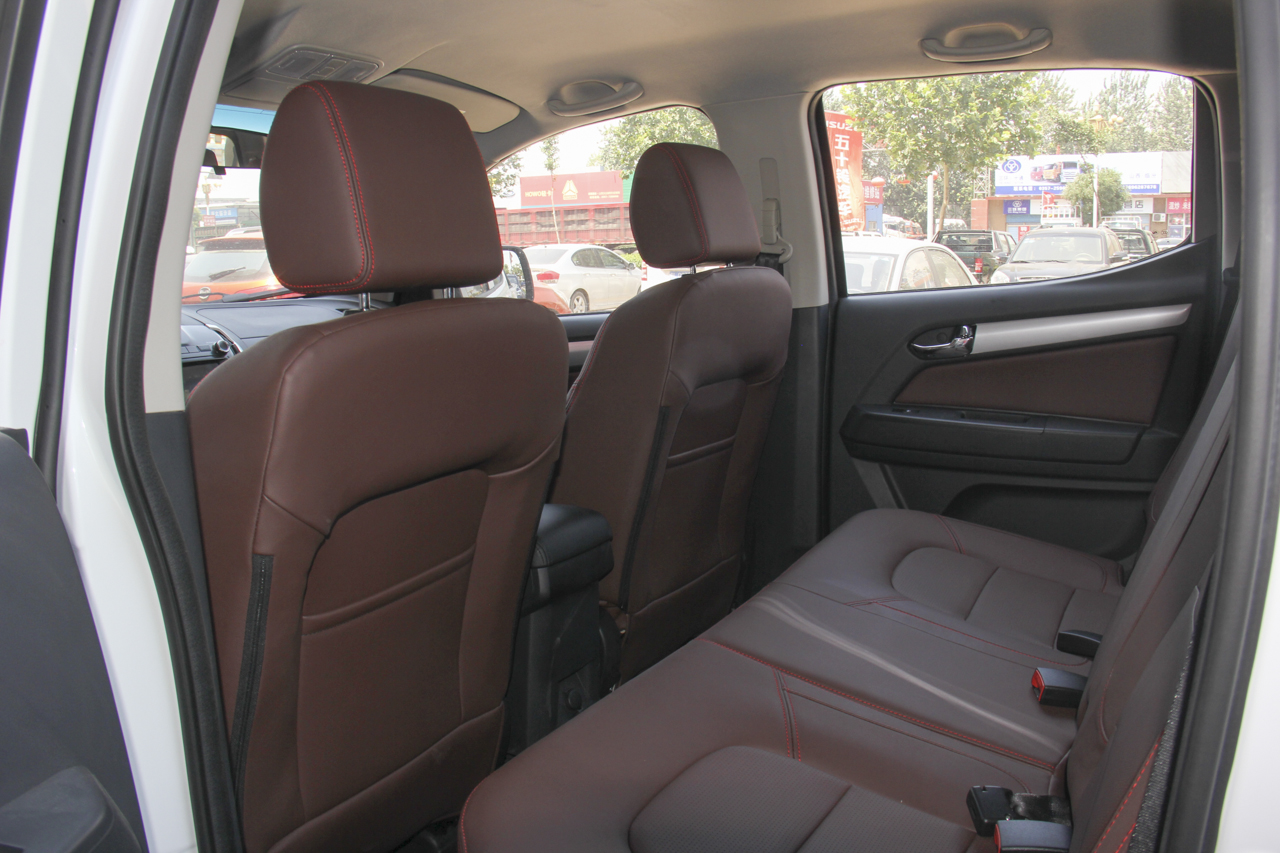 2018款庆铃TAGA 3.0T手动四驱豪华版