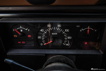 2016款BJ 212 2.0L手动三角门四驱豪华型 国V