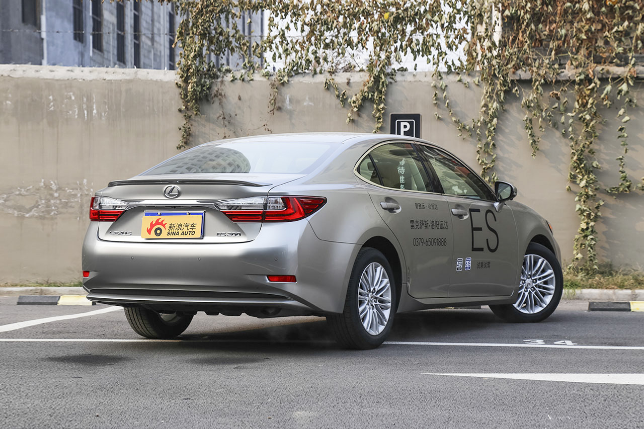 2016款雷克萨斯GS 2.5L自动300h领先版