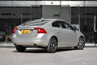 2018款沃尔沃S60L 1.5T自动T3智进进取版