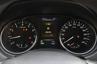 2017款日产逍客 2.0L自动精英版