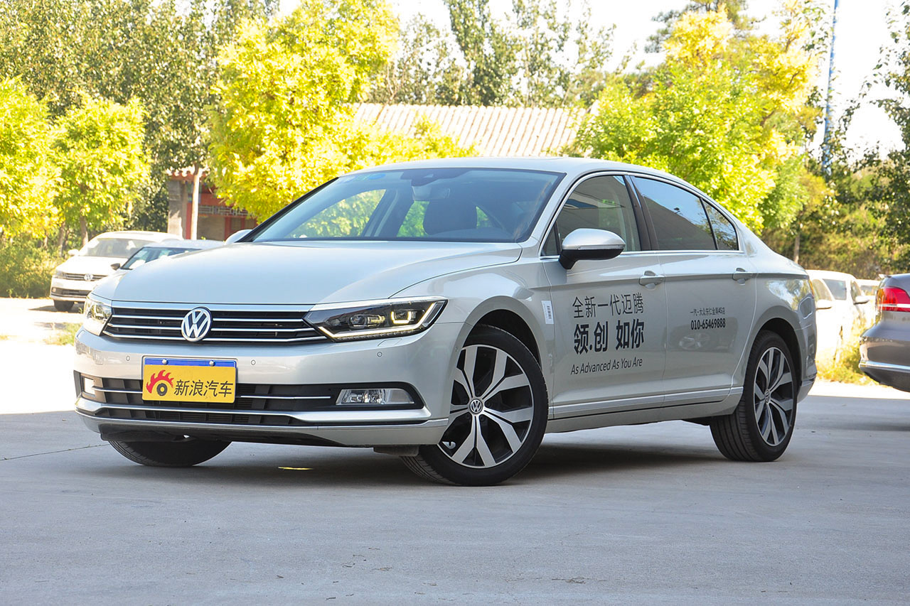 2017款迈腾2.0T自动380TSI DSG旗舰型