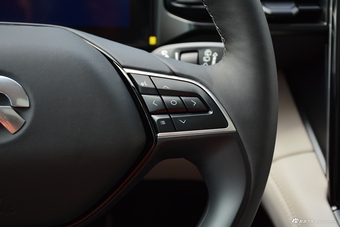 2018款蔚来ES8 创始版