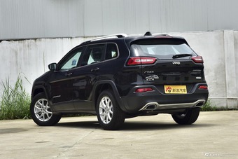 2016款自由光2.4L自动专业版 晶黑