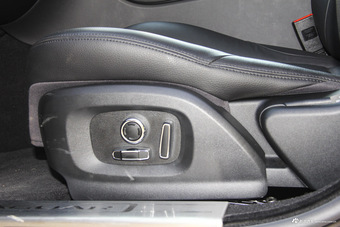 2015款捷豹XJL 3.0L自动SC两驱尊享商务版