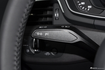 2017款奥迪A4L Plus 2.0T自动40TFSI风尚型