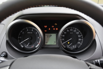 2017款丰田霸道4000 TX-L 7座中东版