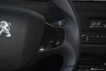 2016款标致308 1.6L手动时尚版