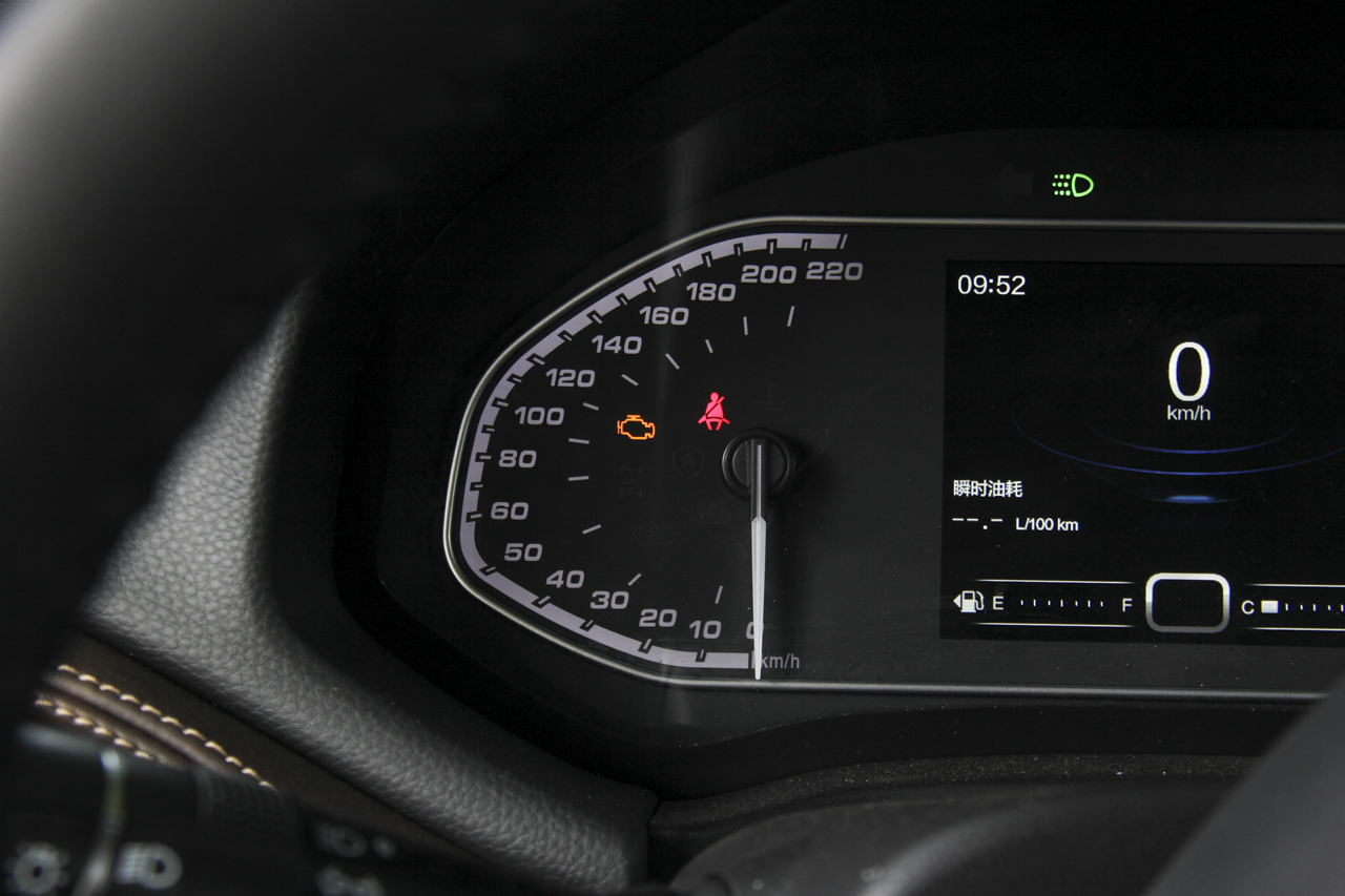 2018款瑞虎7 1.5T手动精英版