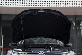 2017款雪铁龙C6 1.8T自动豪华型