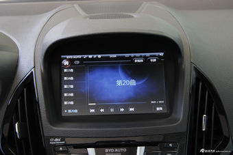 2015款比亚迪秦1.5T自动双冠旗舰版