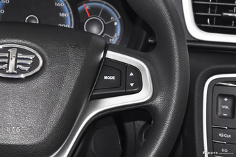 2016款骏派D60 1.8L自动舒适型