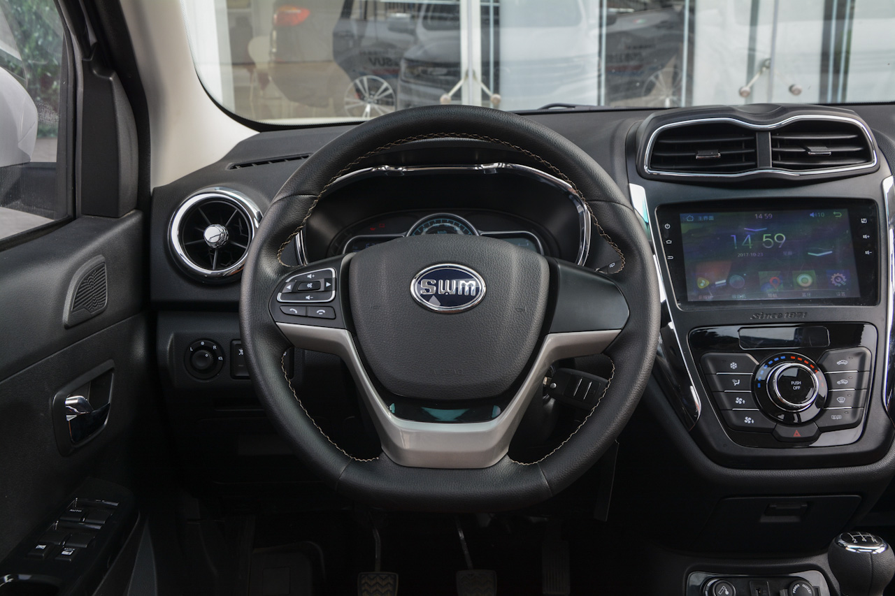 2017款斯威X3 1.5T手动时尚型