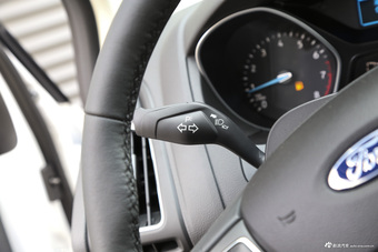 2017款福克斯两厢1.6L自动风尚型智行版