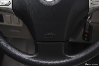 2015款启辰R50 1.6L自动豪华版