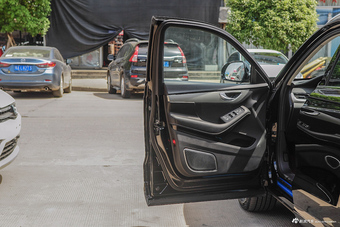 2016款众泰SR7 1.5T自动魔方之心版