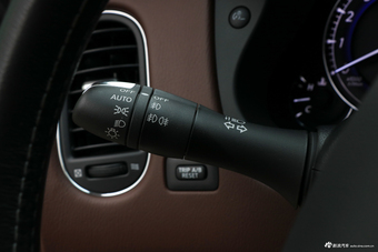 2015款英菲尼迪QX50 2.5L 自动豪华版