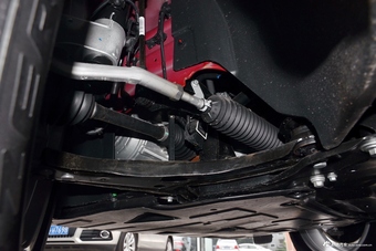 2019款沃尔沃XC40 2.0T四驱正午熔岩红T4