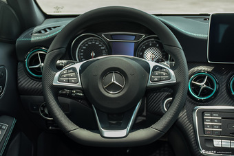 2016款奔驰A级 A200 1.6T自动赛道版