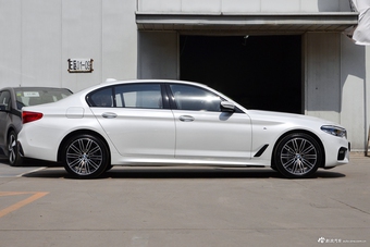 2018款宝马5系2.0T自动530Li尊享型 M运动套装