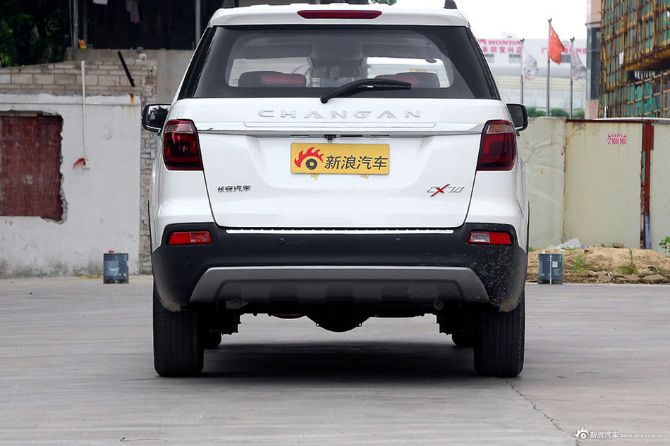 8月新车比价 长安欧尚长安CX70新车优惠5.60万起