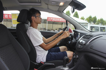 2016款创酷 1.4T 自动两驱舒适天窗版