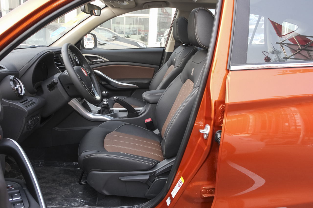 2017款比亚迪宋盖世升级版1.5TI手动精英型 