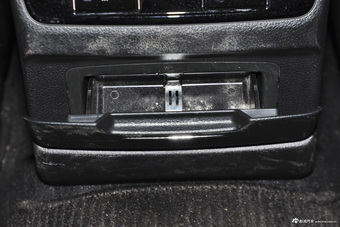 2016款力狮 2.5L自动全驱荣耀版