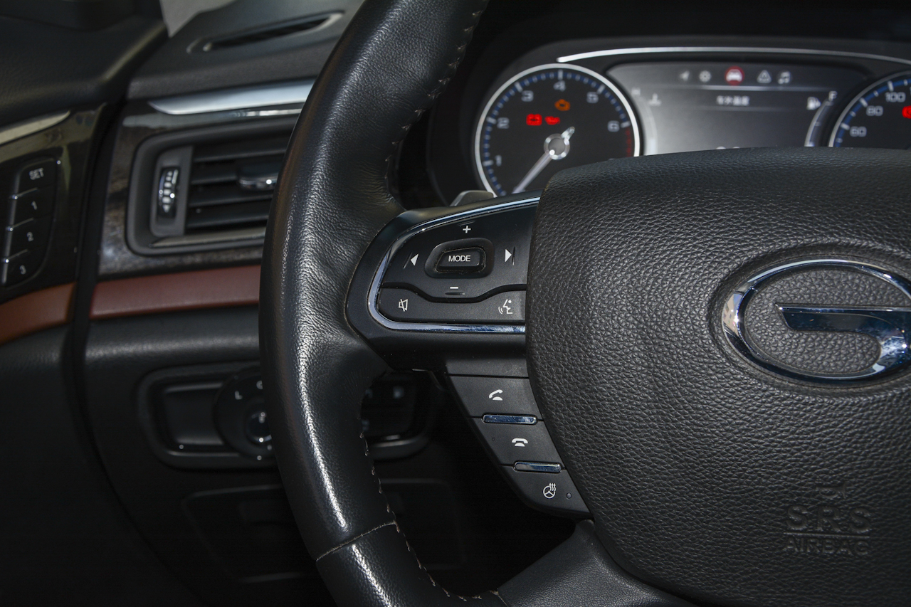 2017款传祺GS8 2.0T自动两驱豪华智联版320T