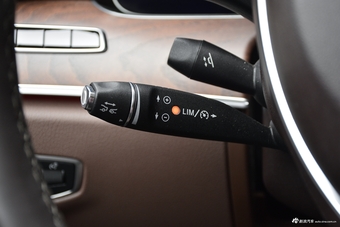 2018款奔驰E级改款3.0T自动 320 L 4MATIC