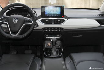 2018款宝骏530 1.5T DCT旗舰型