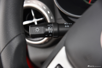 2017款比亚迪元1.5L手动酷炫互联型