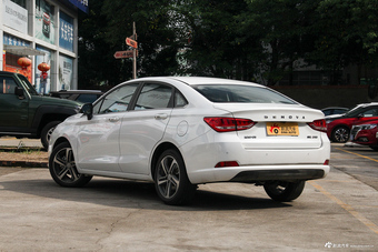 2018款北汽绅宝D50 1.5L CVT尊享智联版