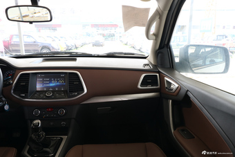 2018款领主2.5T手动柴油超享版两驱舒适型标双SD4V25R-100