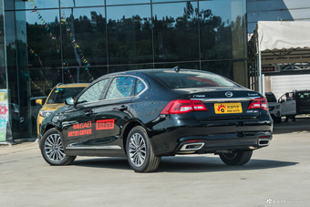 2017款传祺GA8 2.0T 320T自动至尊版